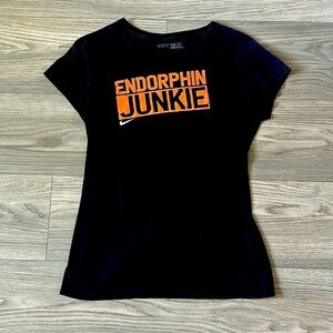 Nike - L - Endorphin Junkie